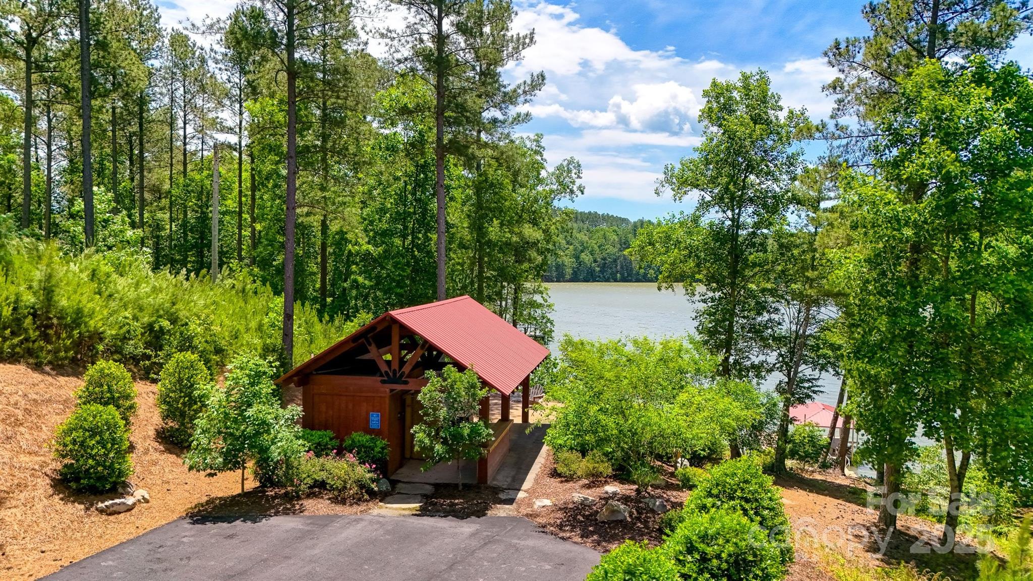 5883 Lake Ridge Court Property Photo 13