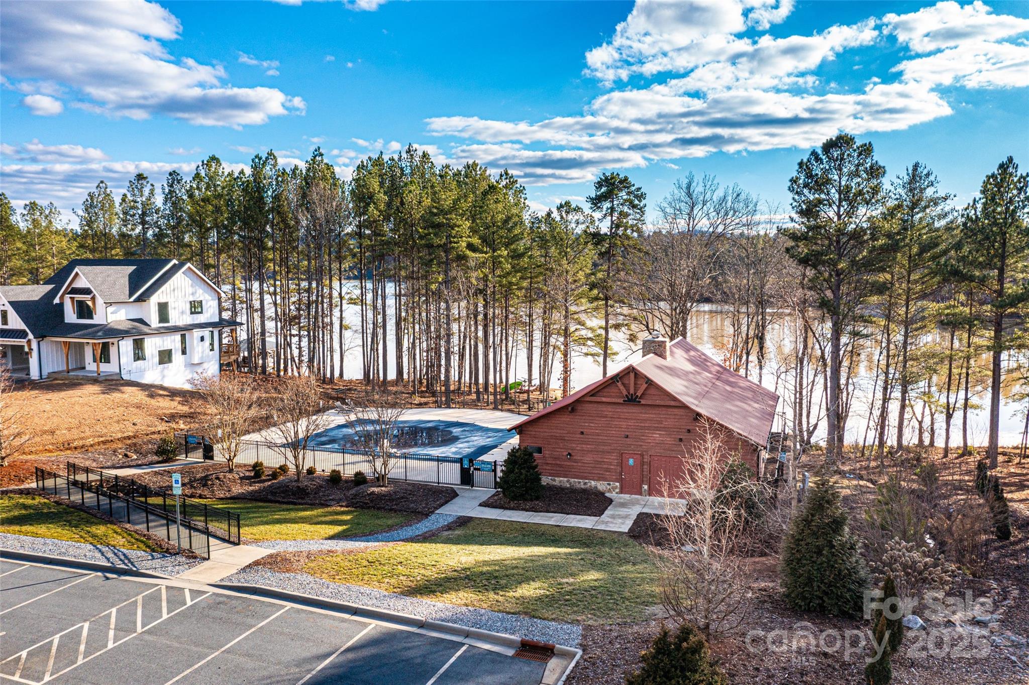 5883 Lake Ridge Court Property Photo 14