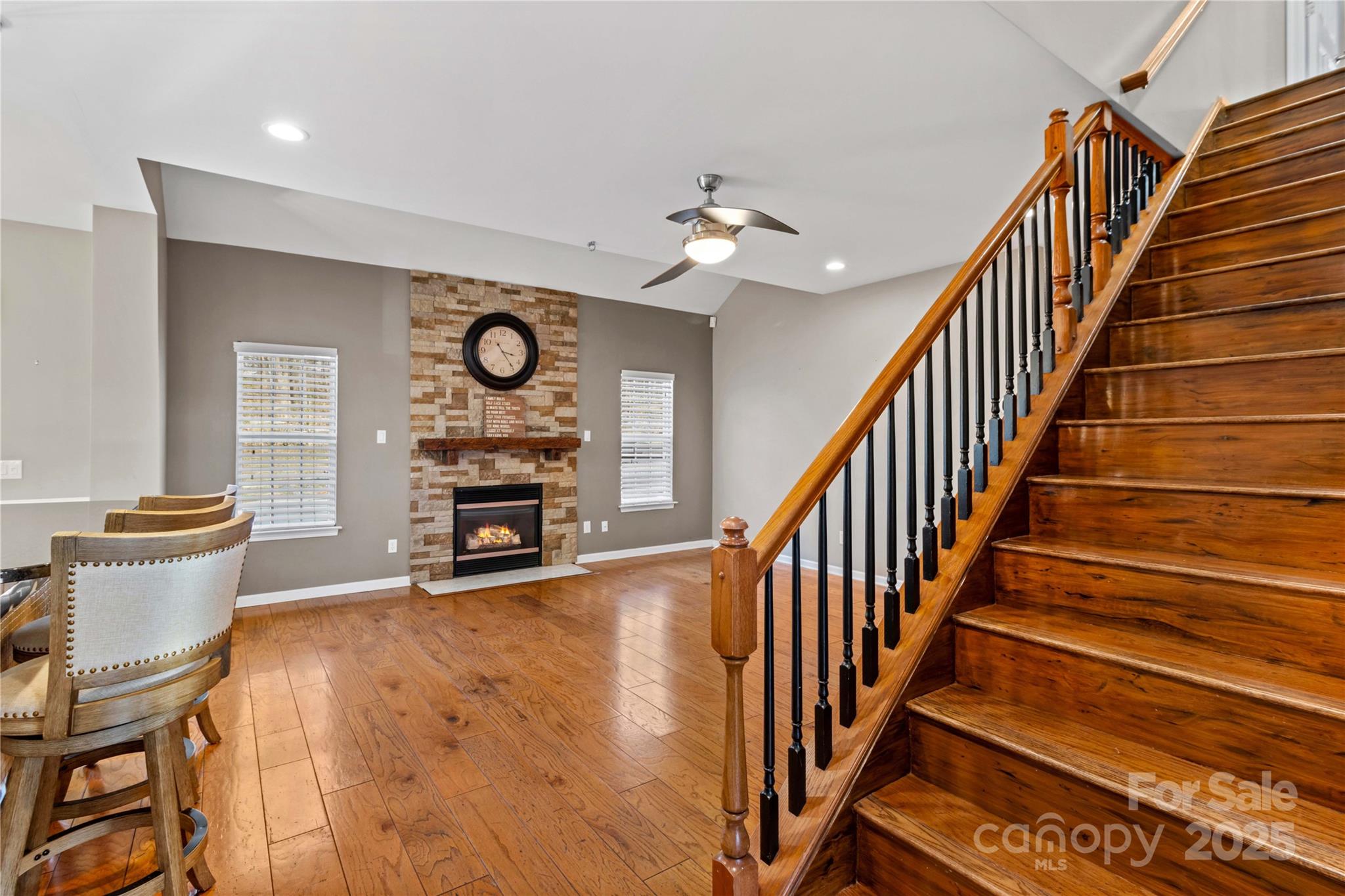 286 Glencoe Lane Property Photo 18