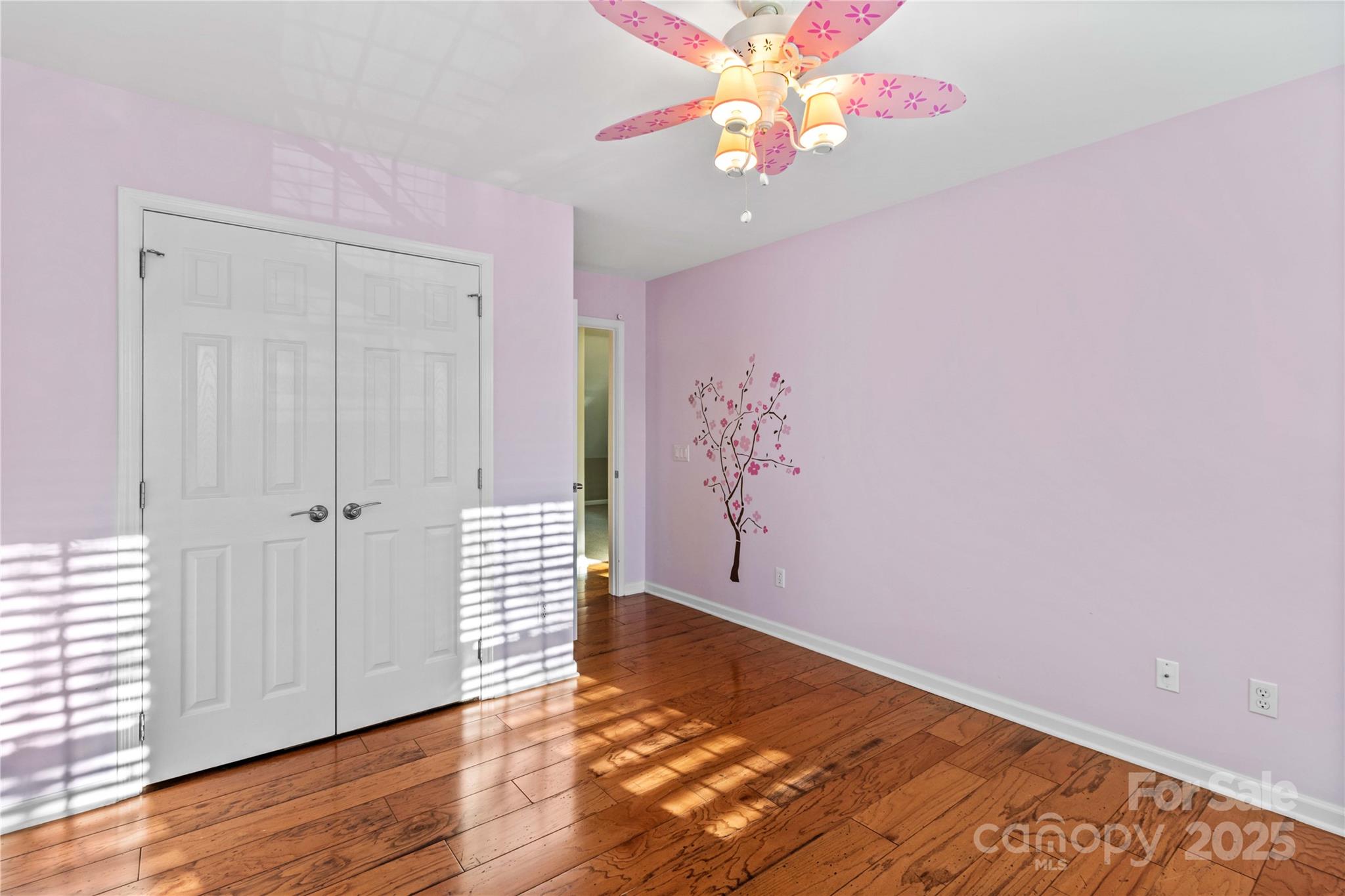 286 Glencoe Lane Property Photo 35