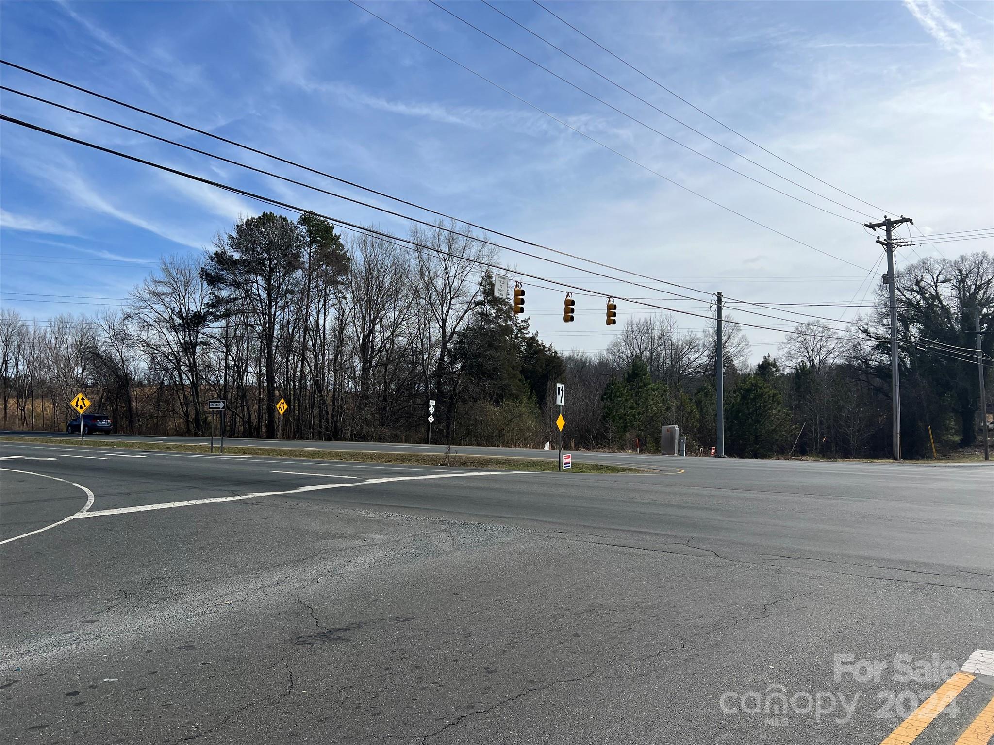 Vac Nc 24/27 Highway Property Photo 3