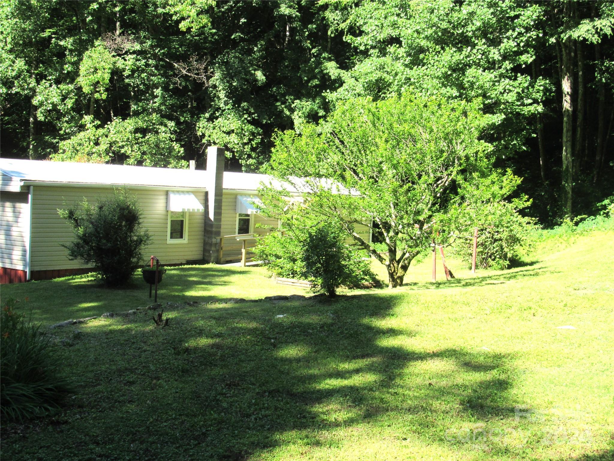 664 Woodfin Road Property Photo 3