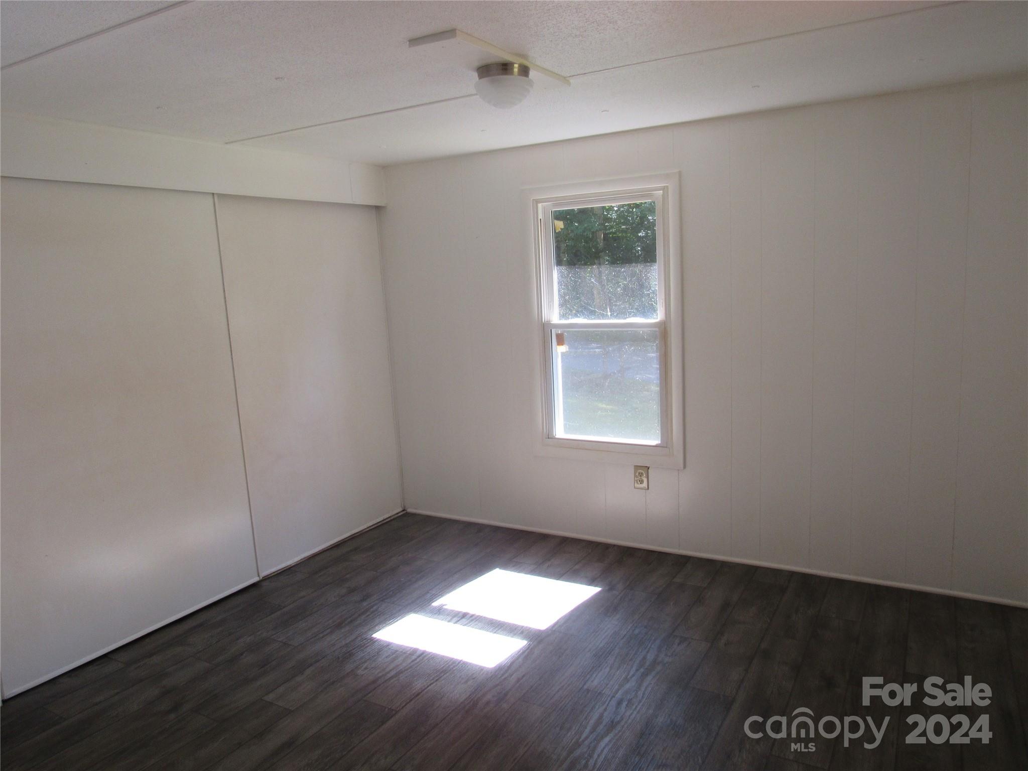 664 Woodfin Road Property Photo 6