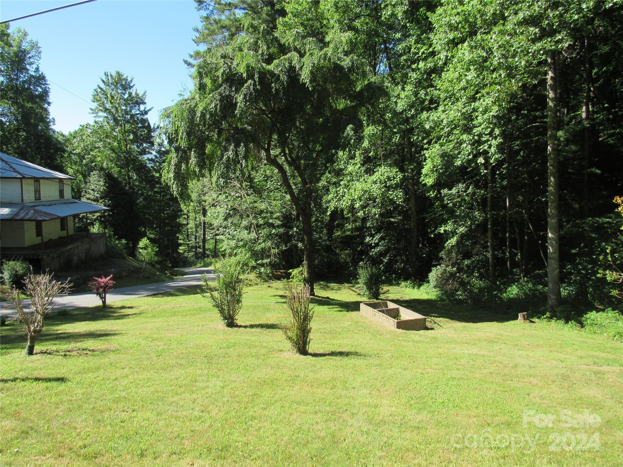 664 Woodfin Road Property Photo 15