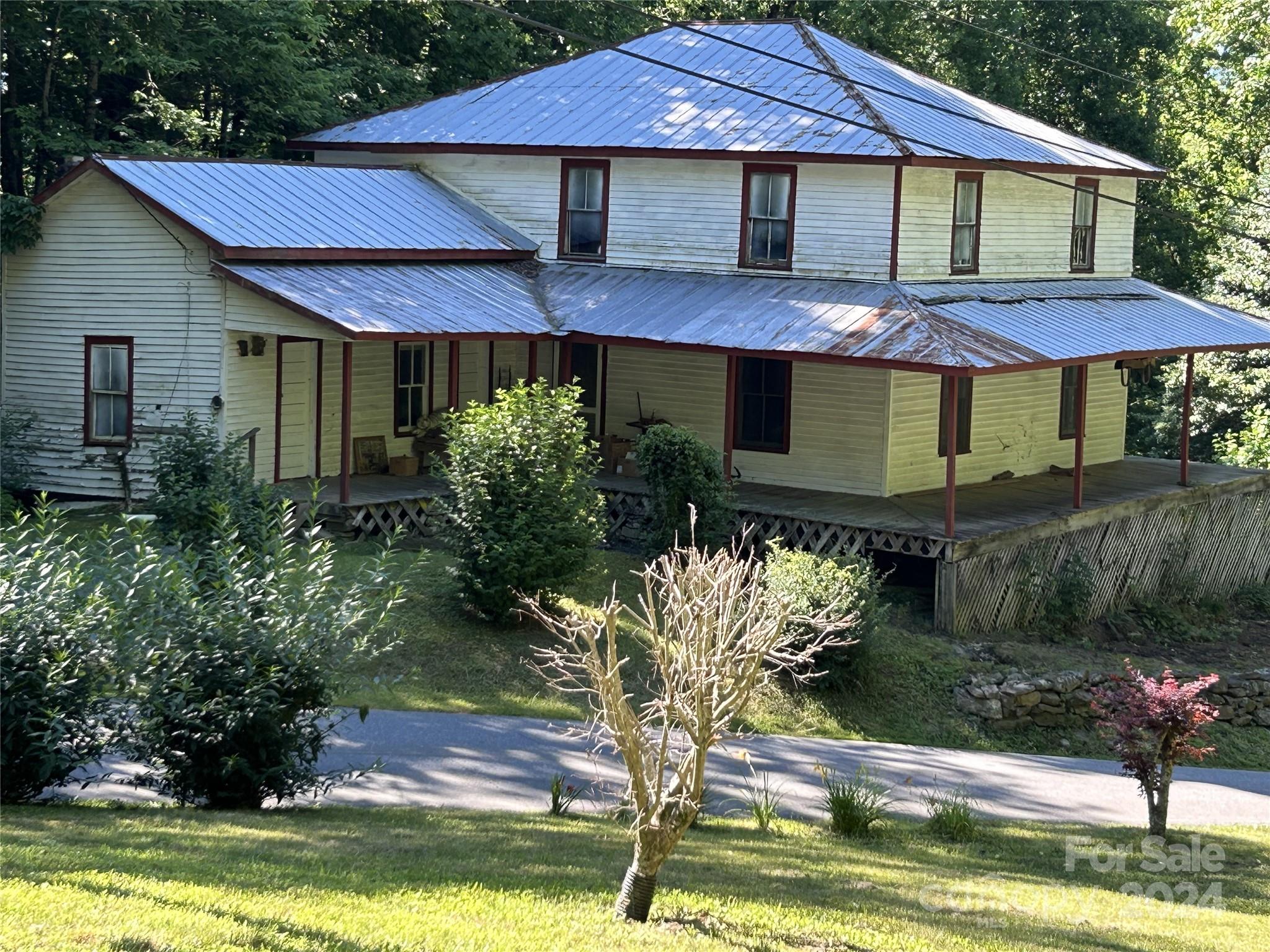 664 Woodfin Road Property Photo 17