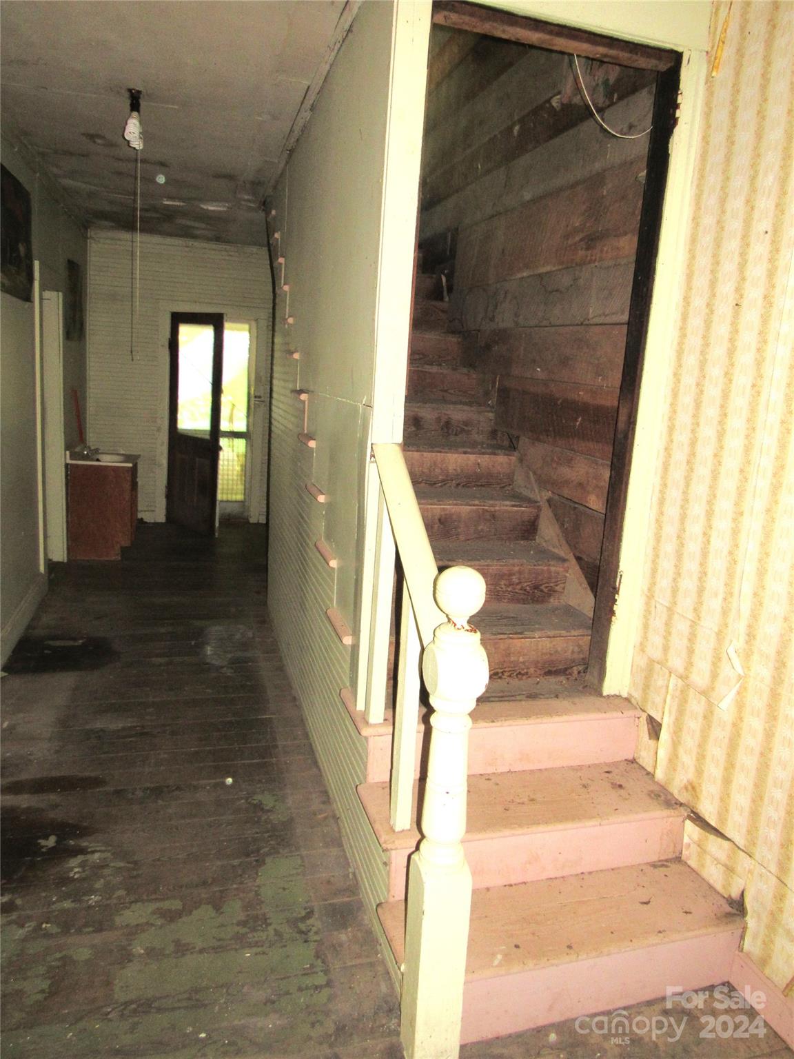 664 Woodfin Road Property Photo 24