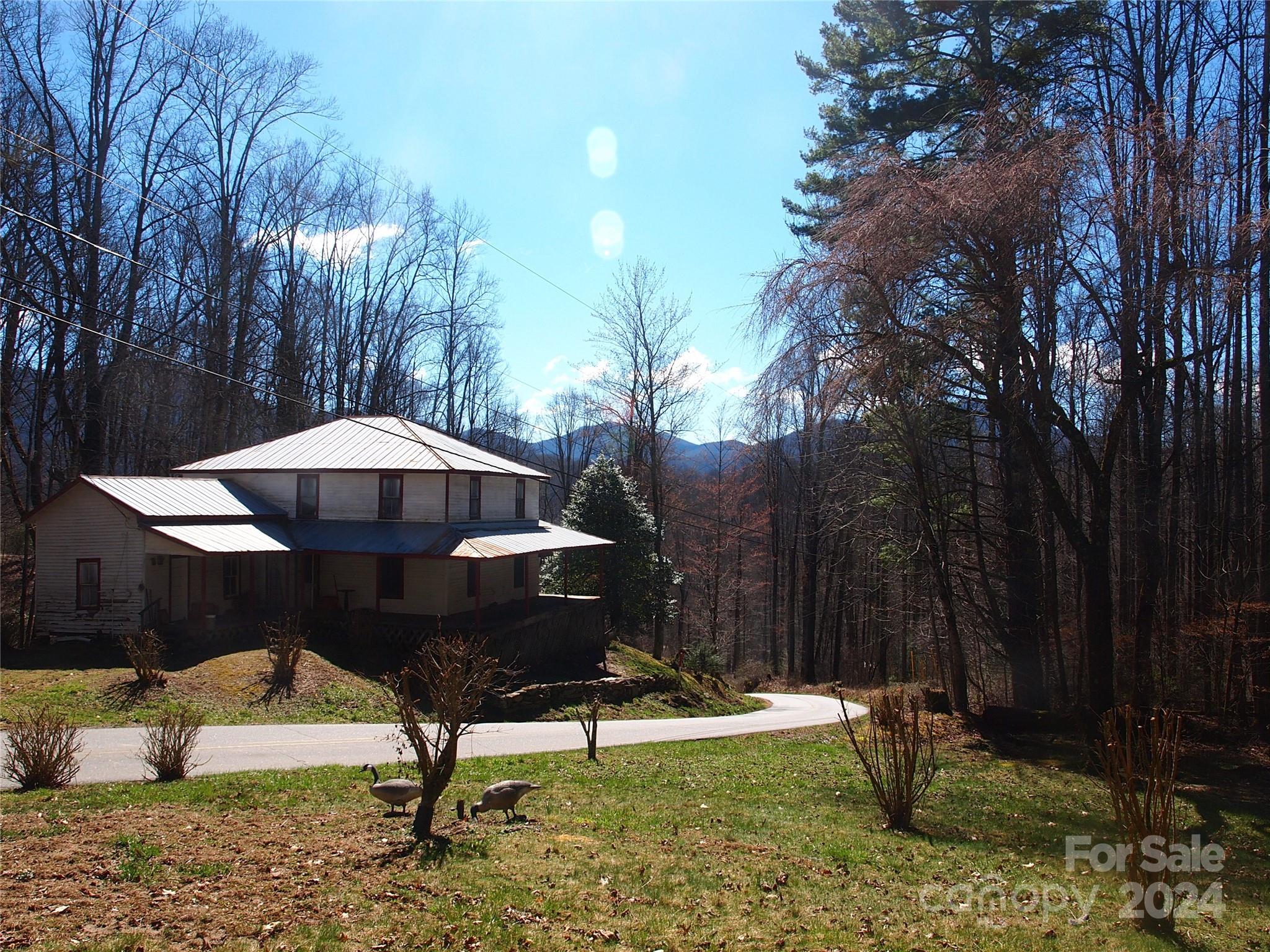 664 Woodfin Road Property Photo 32
