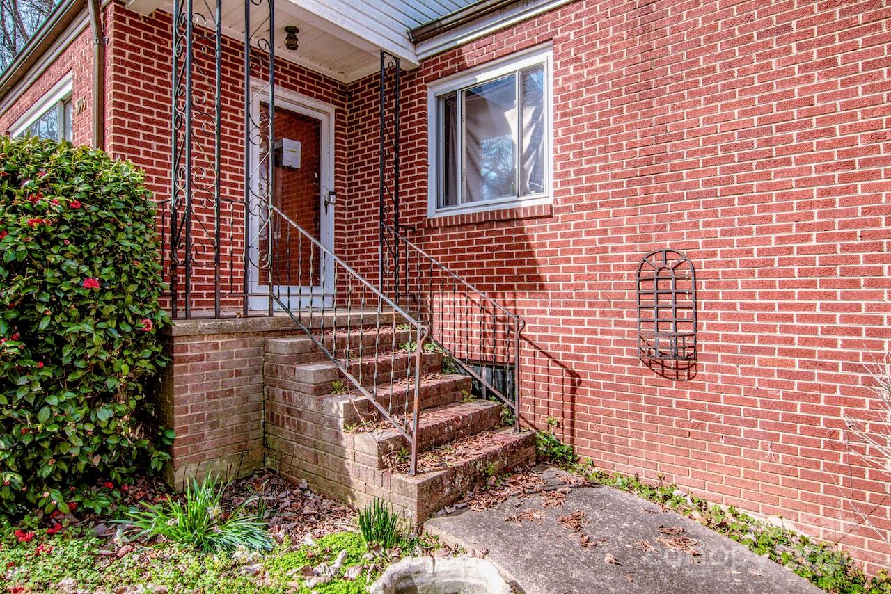 1095 Mount Ulla Highway Property Photo 4