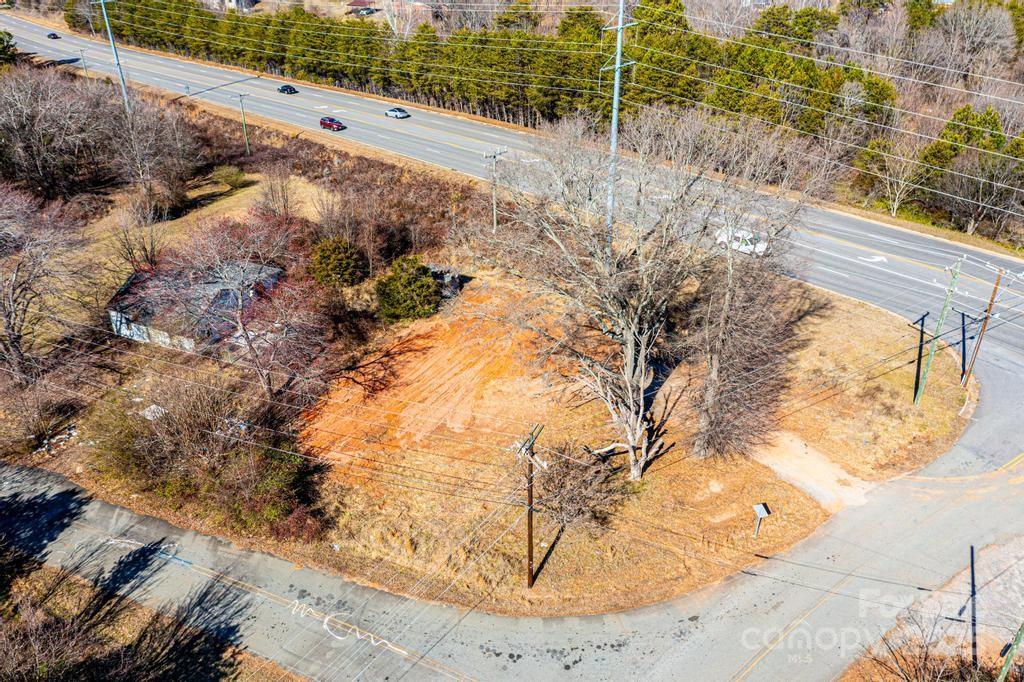 2036 23rd Street Drive Property Photo 2