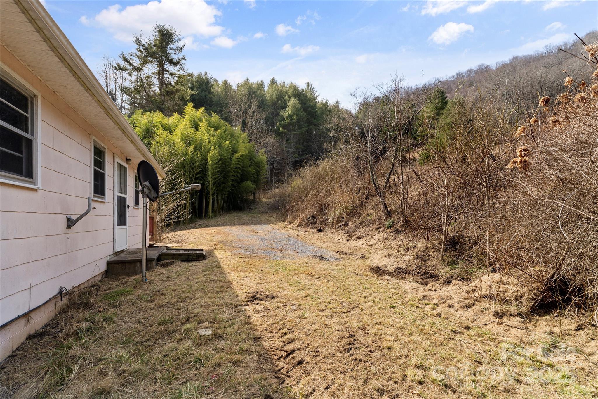 10999 Rush Fork Road Property Photo 9
