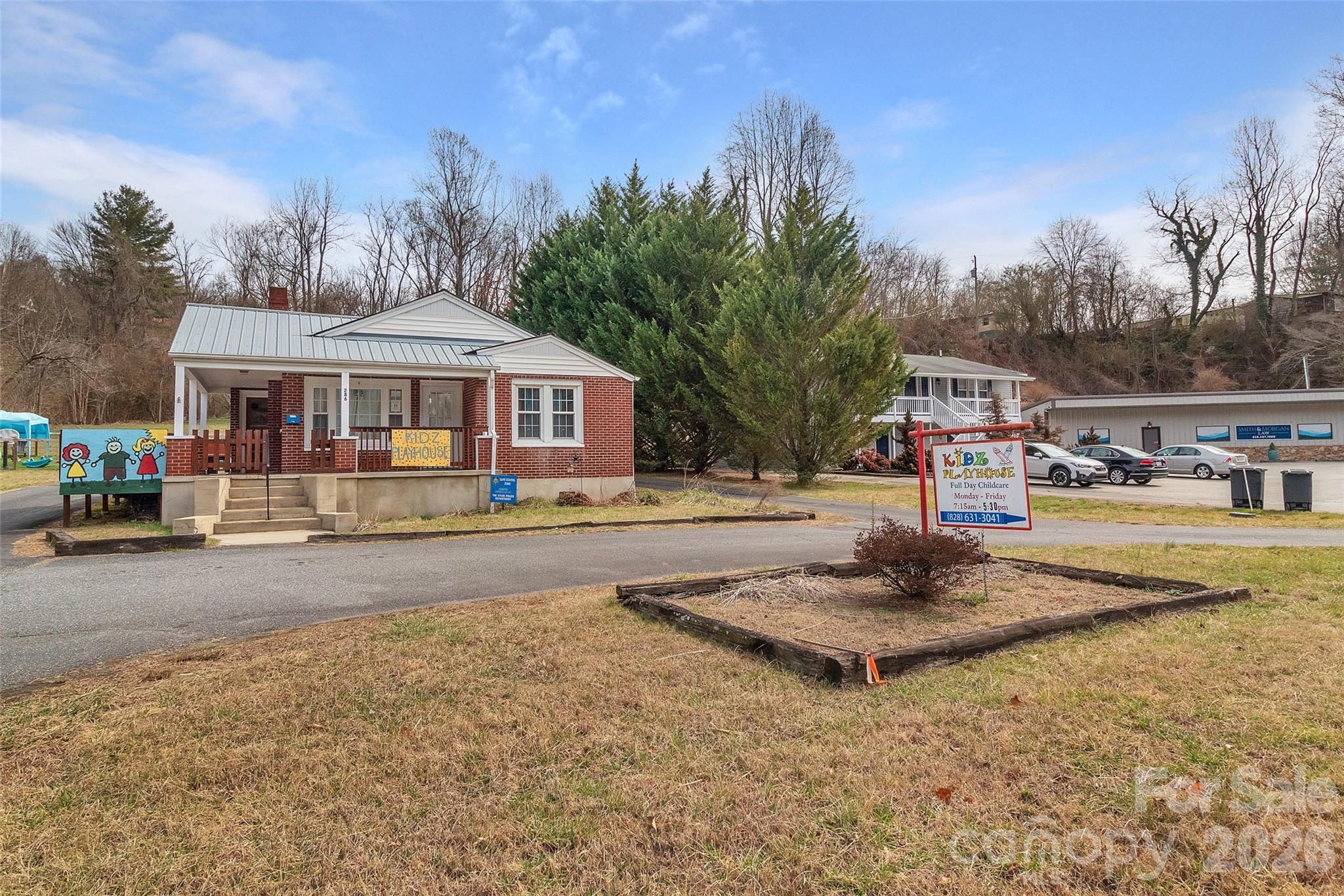 286 Skyland Drive Property Photo 9