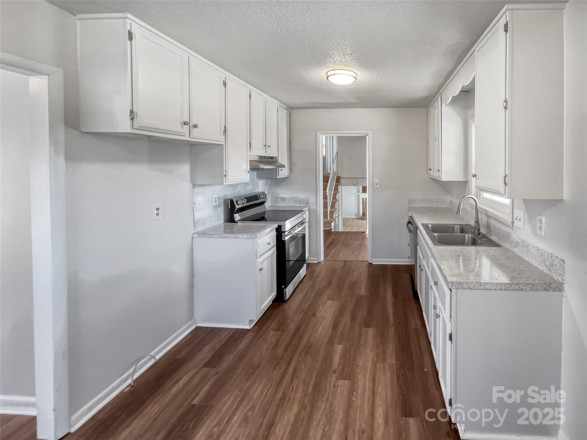 1006 Wilson Boulevard Property Photo 6