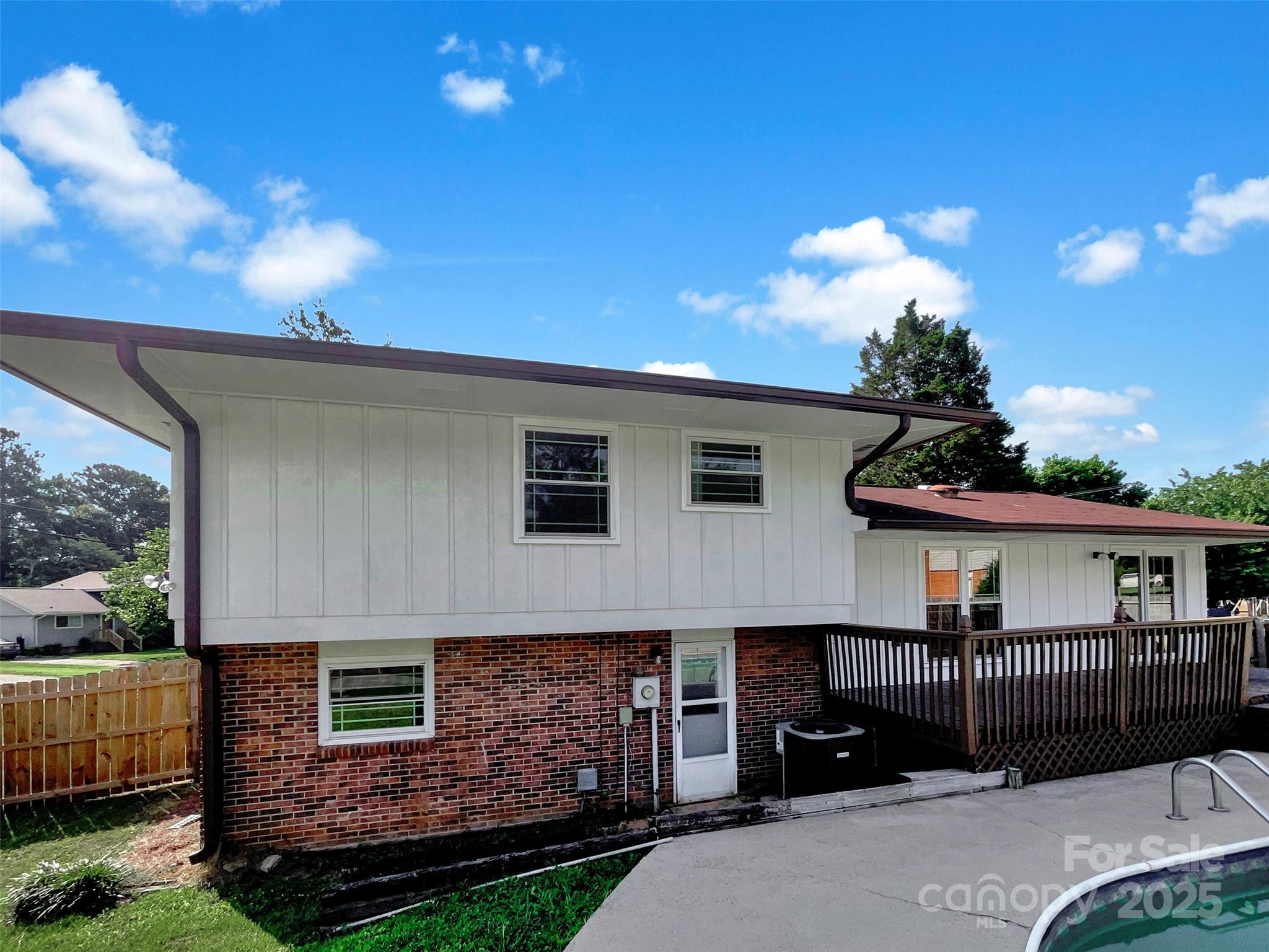 1006 Wilson Boulevard Property Photo 8