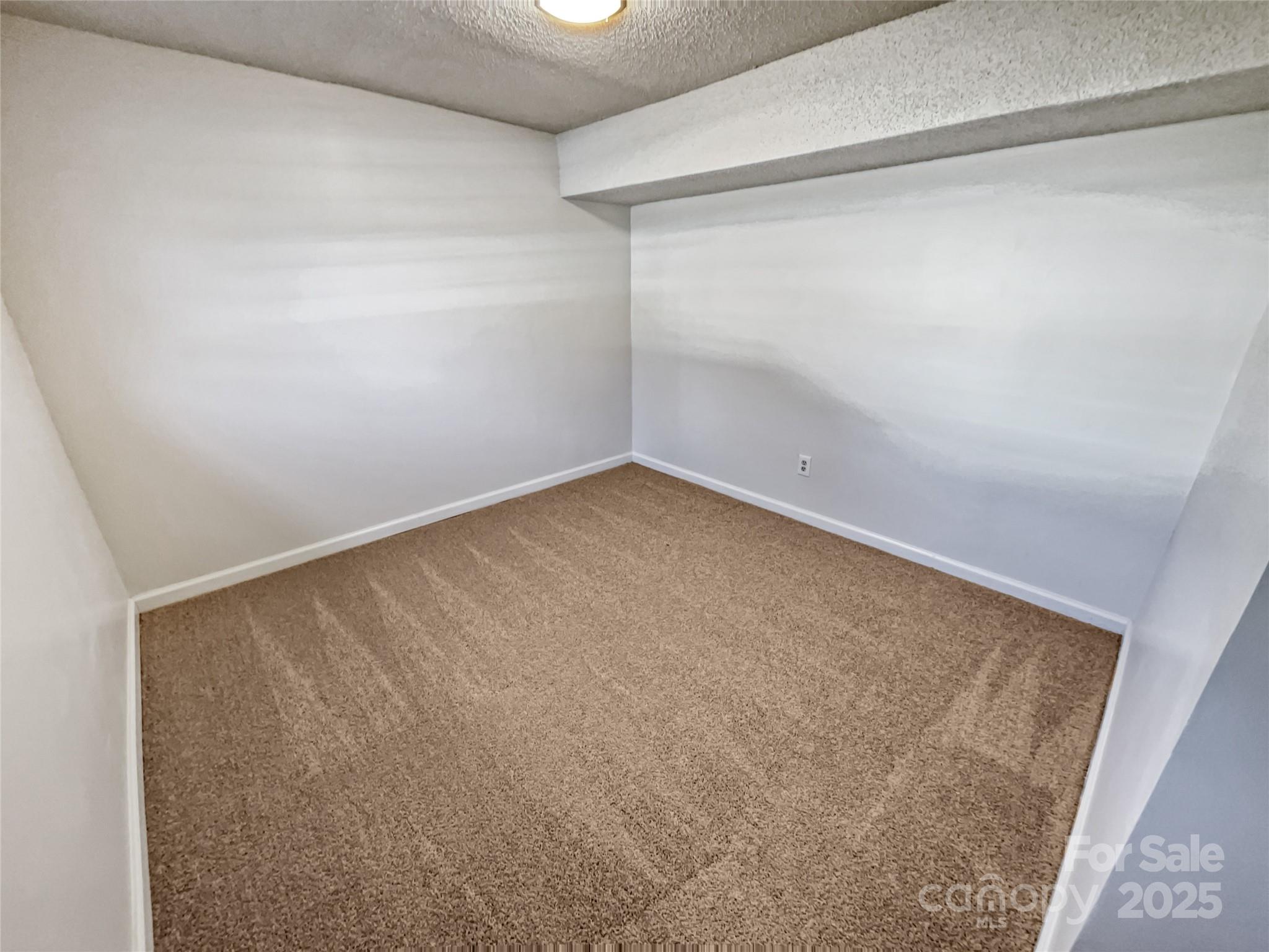 1006 Wilson Boulevard Property Photo 15
