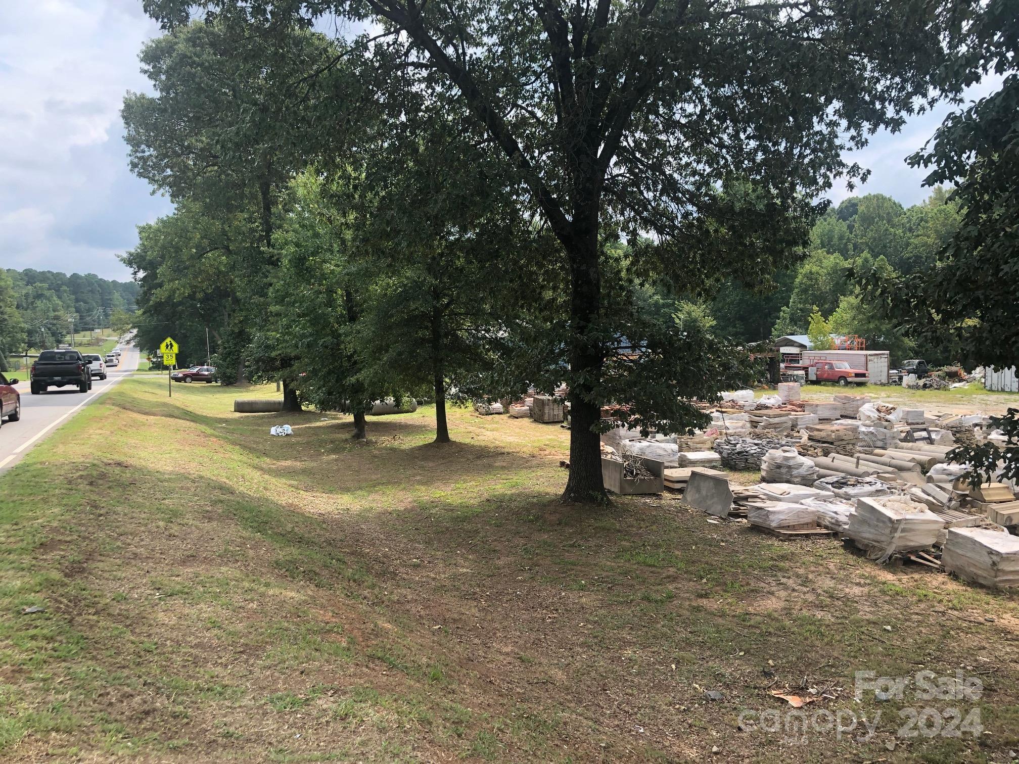 716 Oakridge Farm Highway Property Photo 1