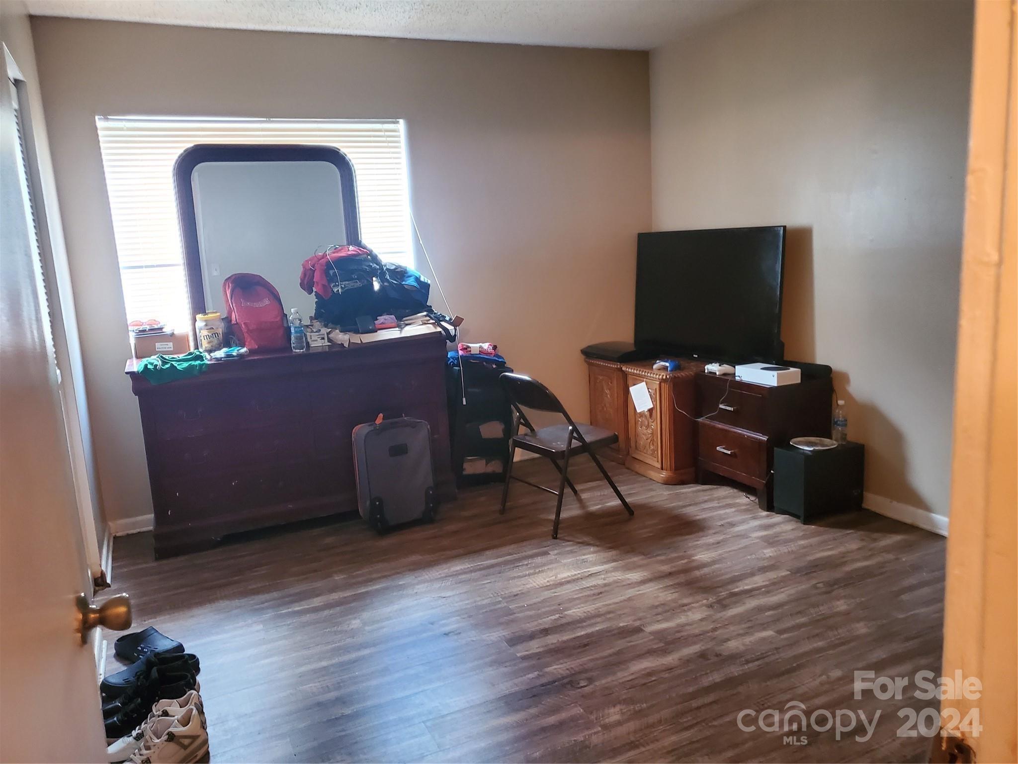 4804 Spring Lake Drive B Property Photo 2