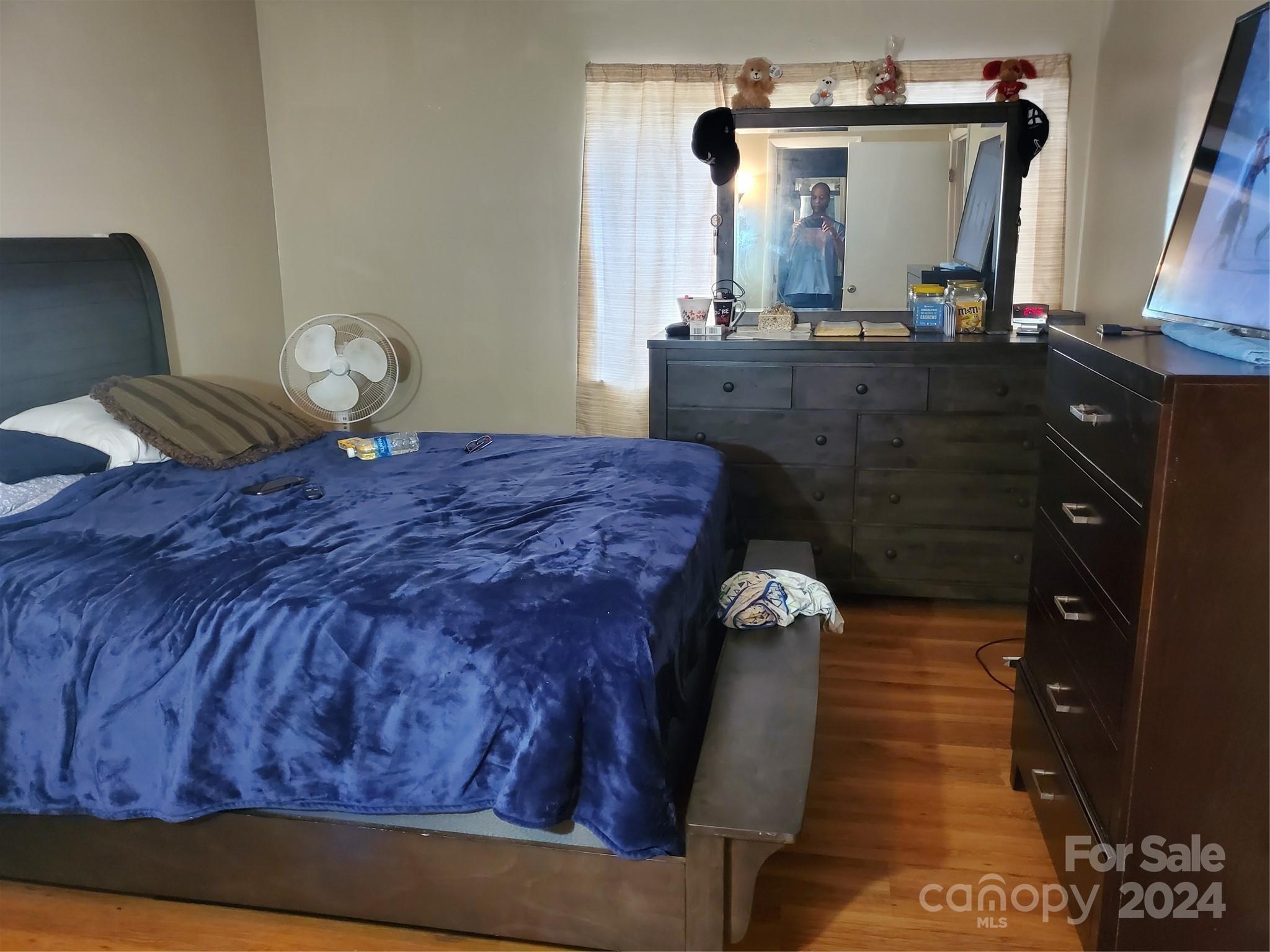 4804 Spring Lake Drive B Property Photo 6