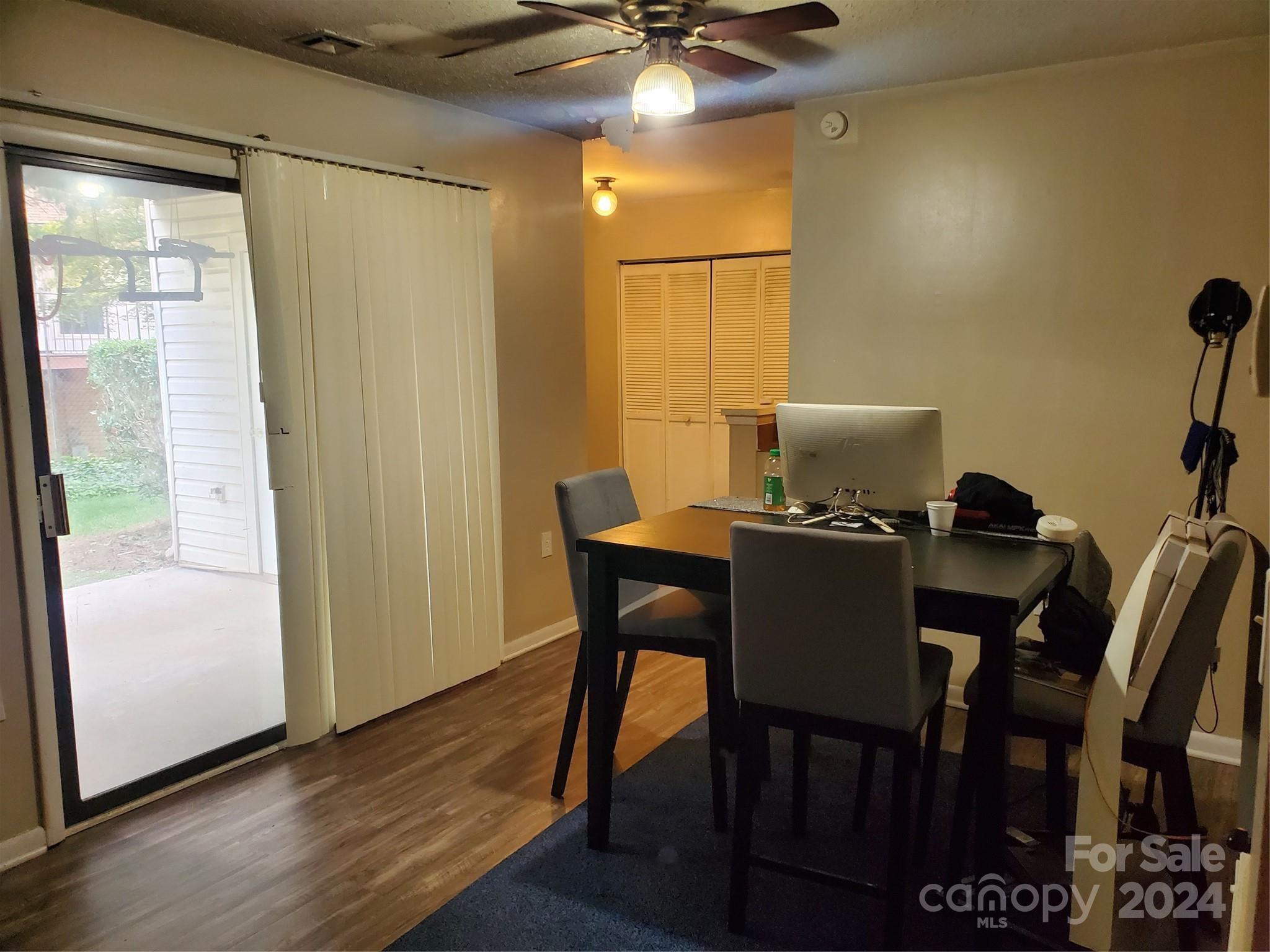 4804 Spring Lake Drive B Property Photo 8