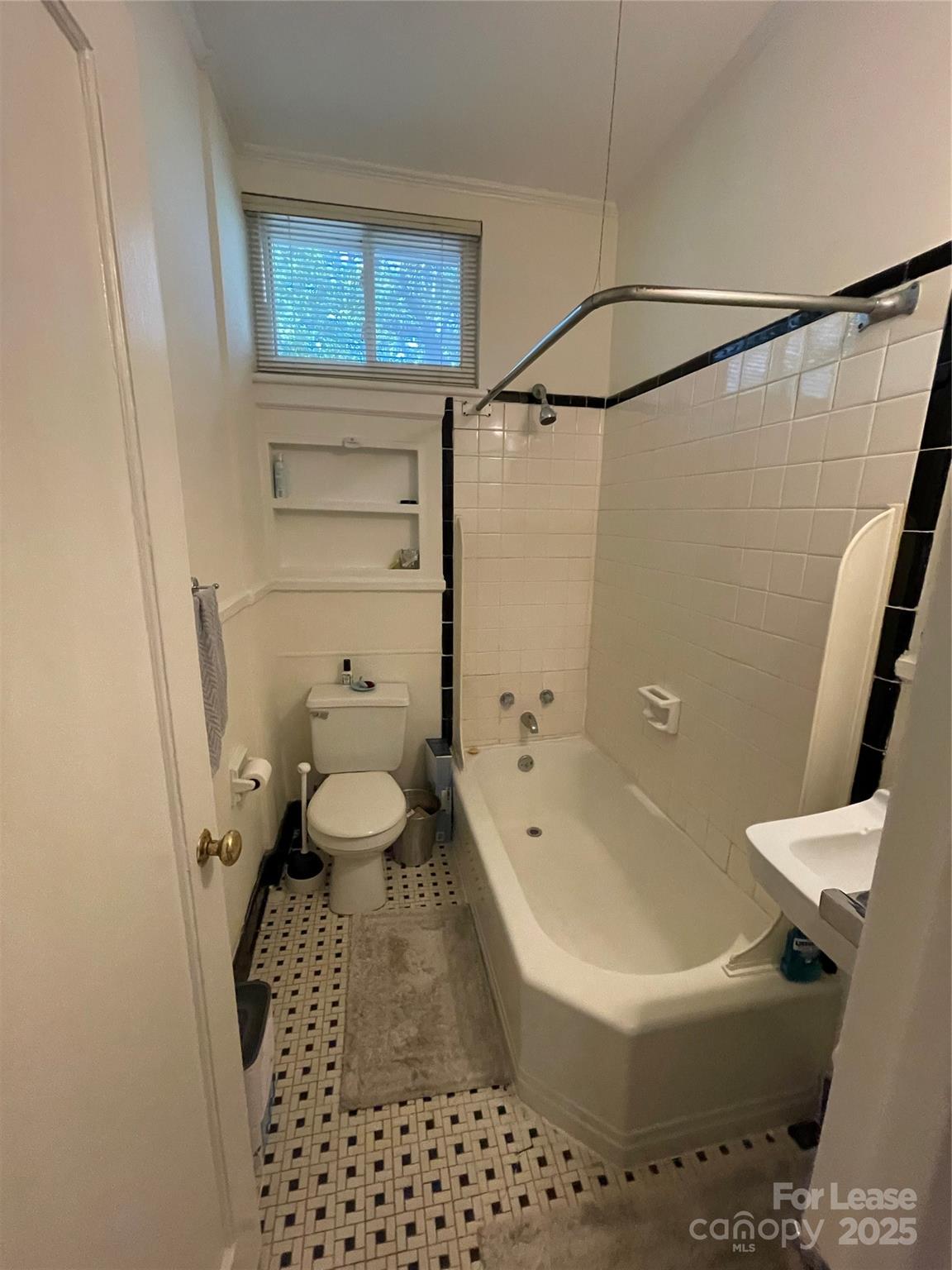 2513 Vail Avenue 4 Property Photo 11