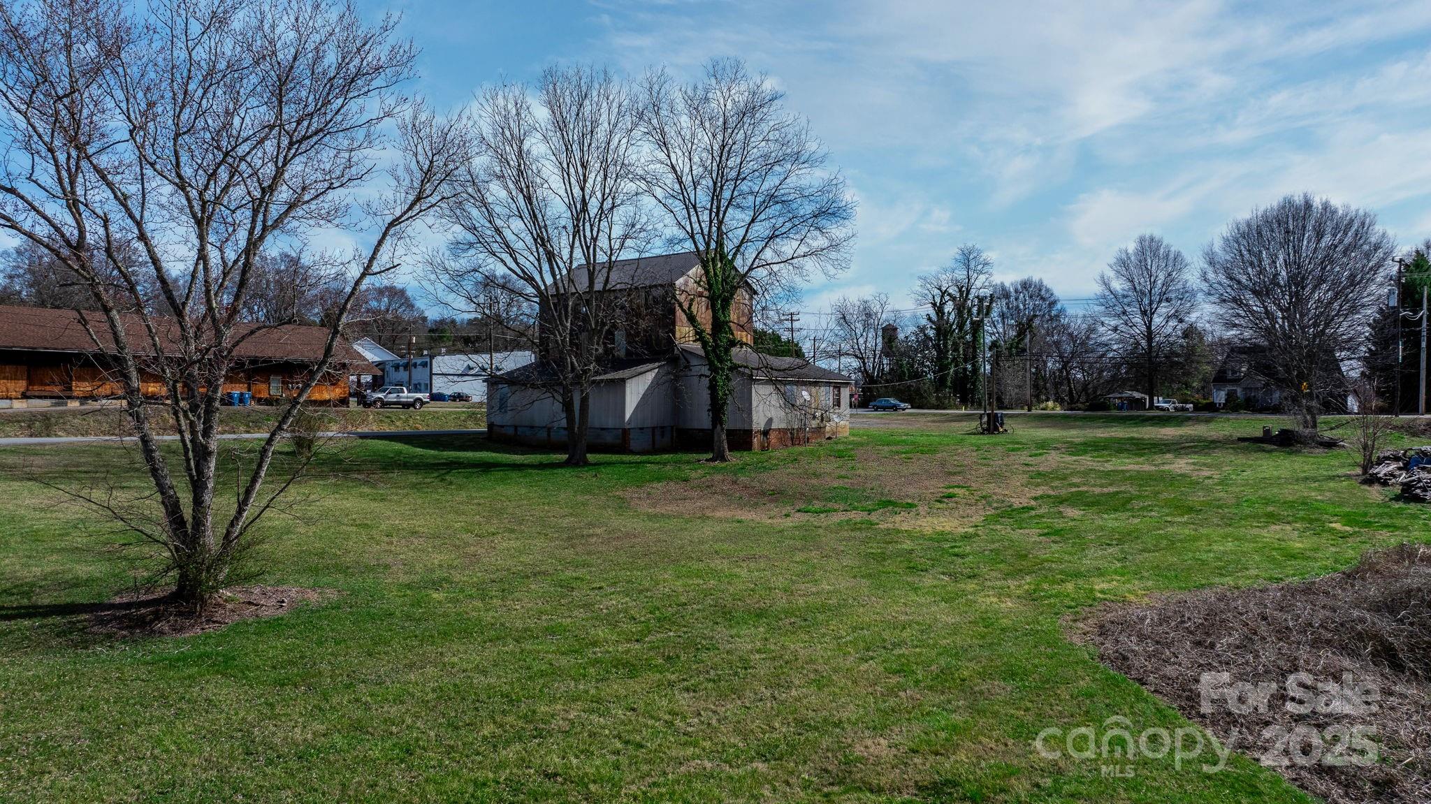 53 2nd Avenue Property Photo 12