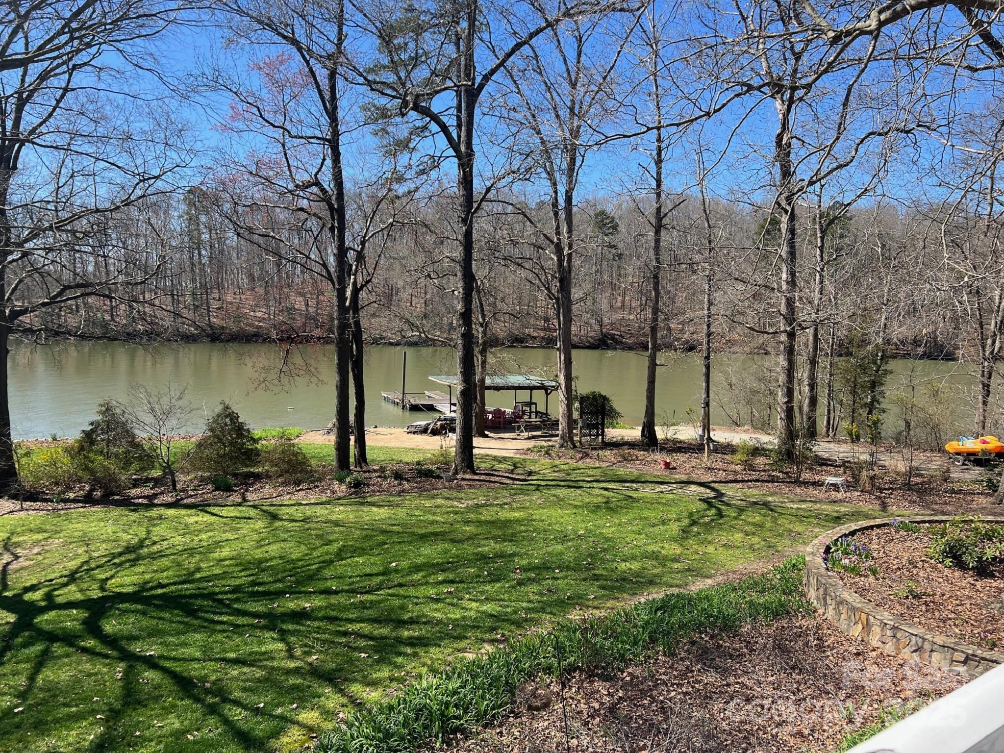 501 Nivens Cove Road Property Photo 3