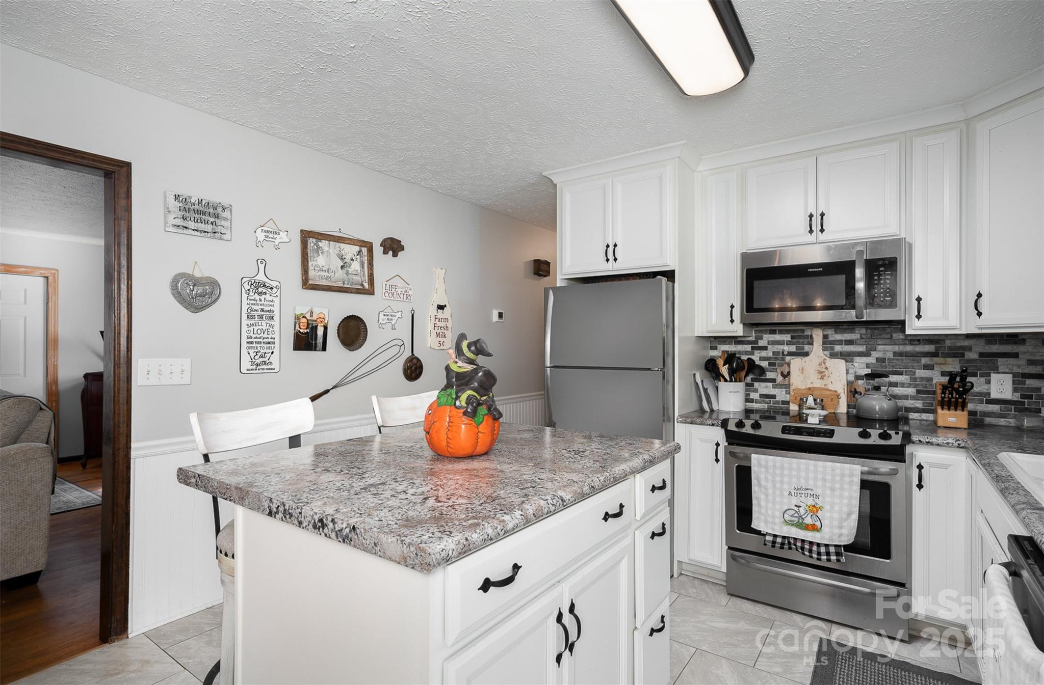 3220 Sawmill Road Property Photo 4