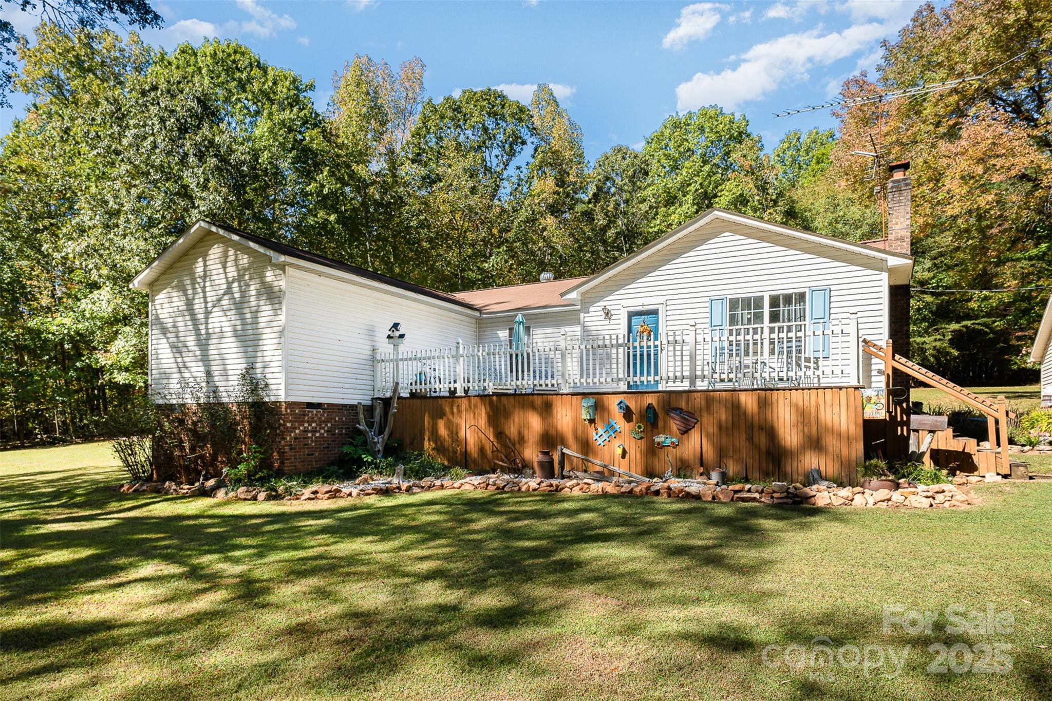 3220 Sawmill Road Property Photo 7