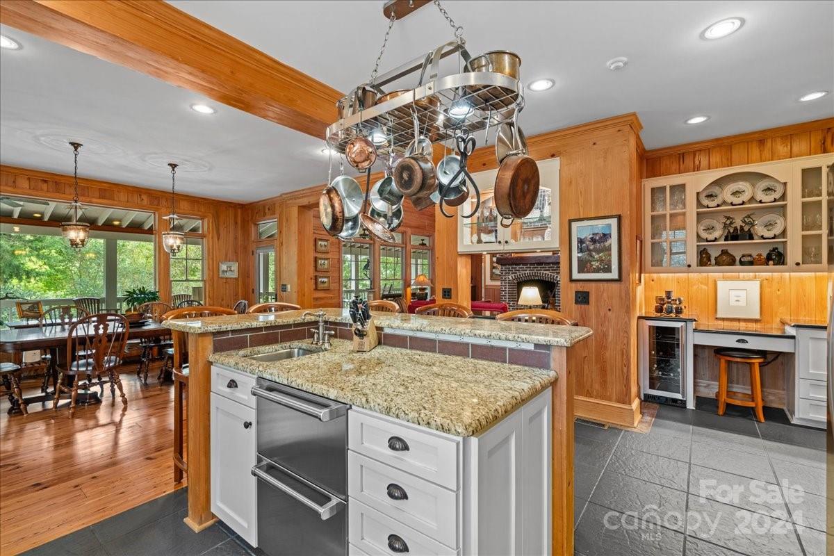 2884 Lake Road Property Photo 11