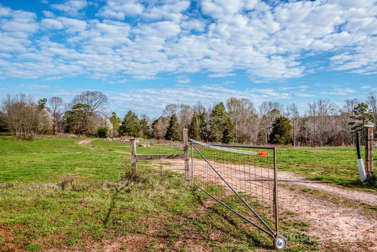 00 Beaten Path Road Property Photo 7