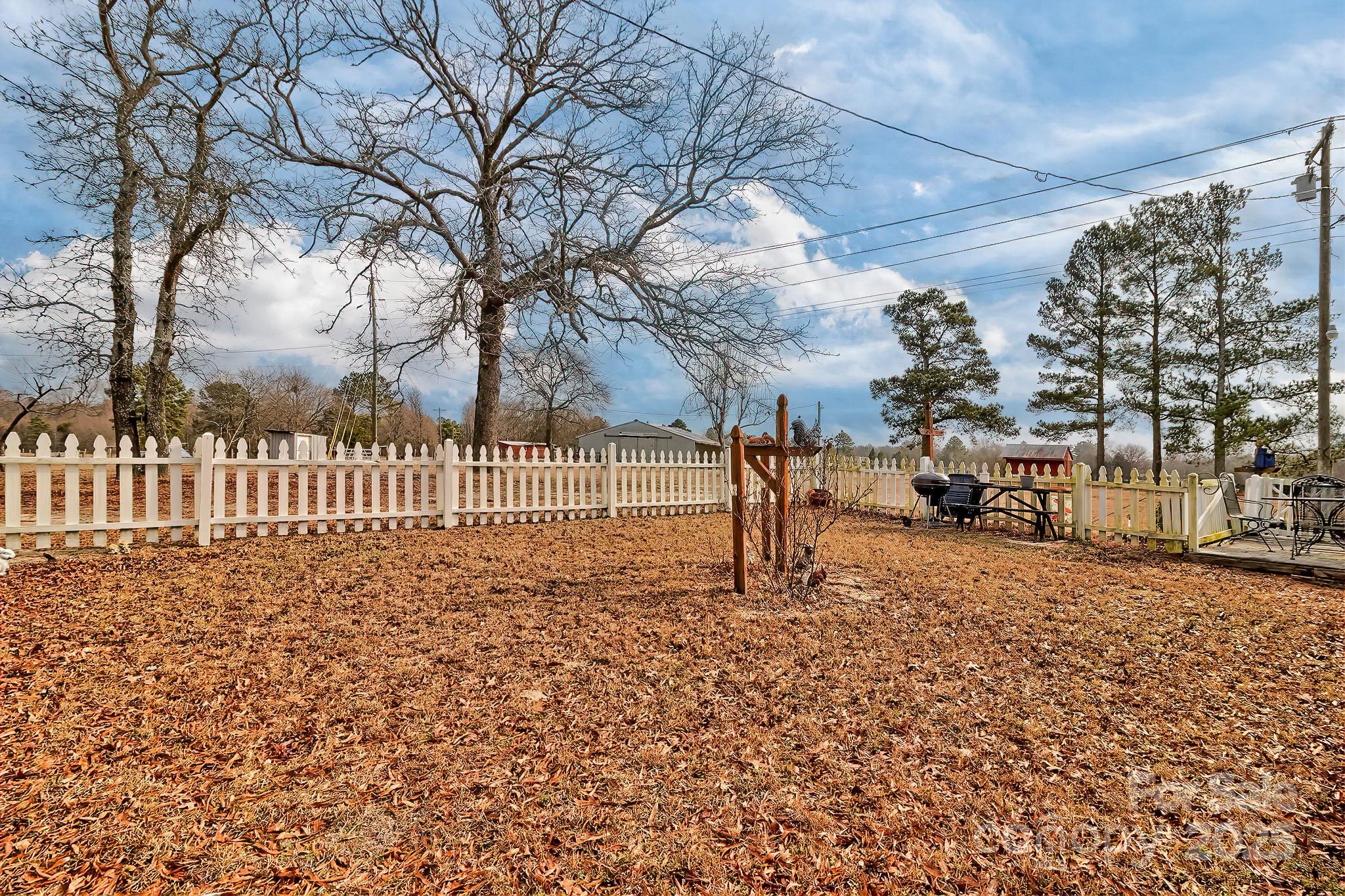 1467 Airport Road Property Photo 4