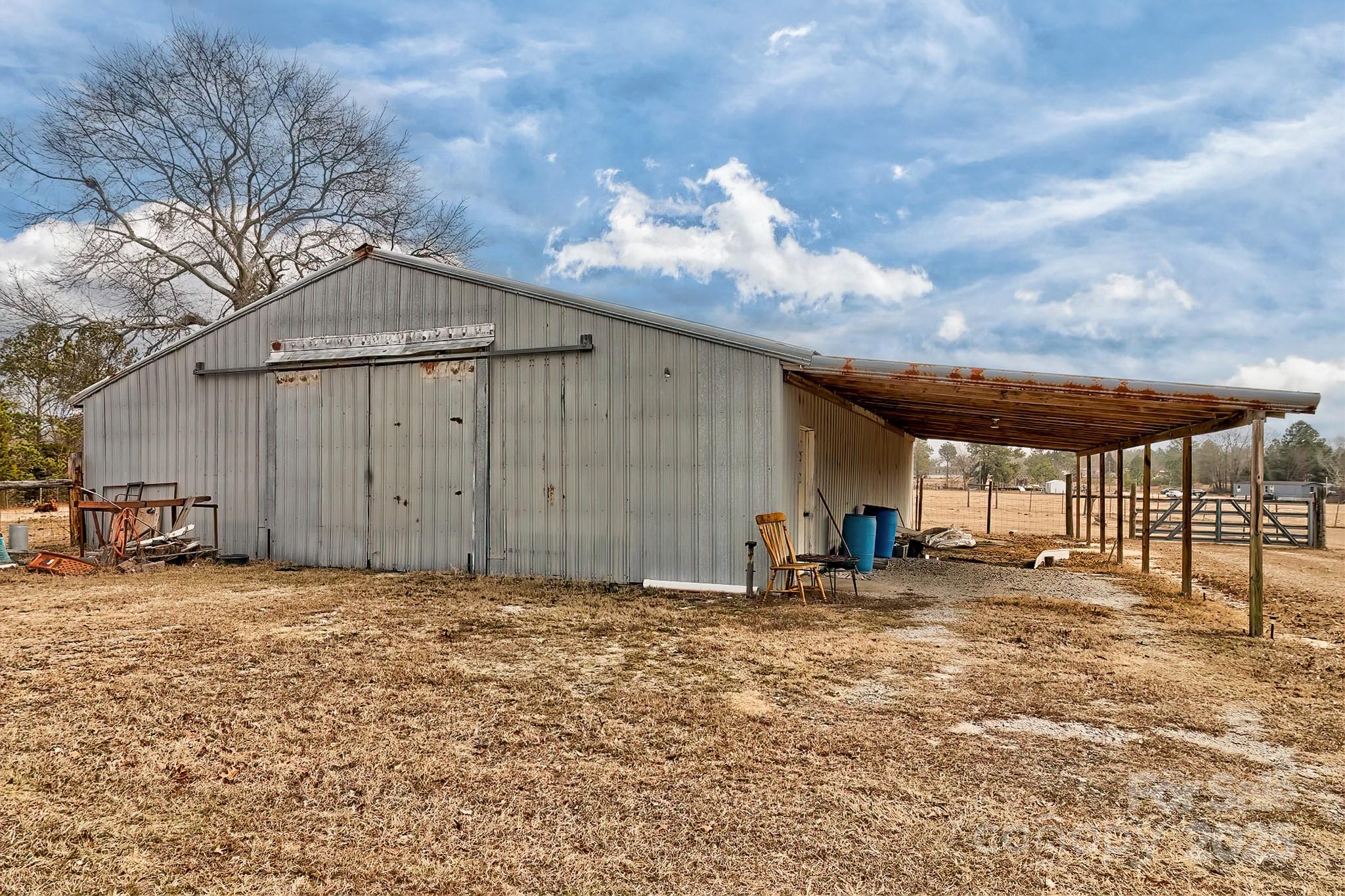 1467 Airport Road Property Photo 5