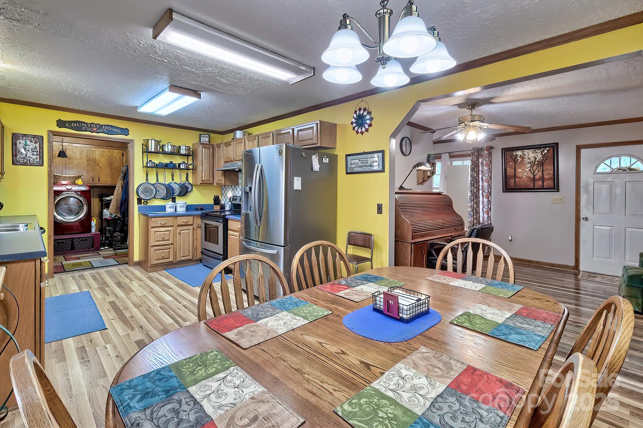1467 Airport Road Property Photo 8