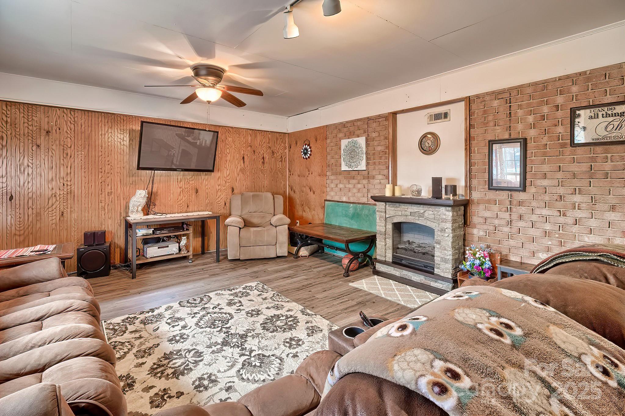 1467 Airport Road Property Photo 17