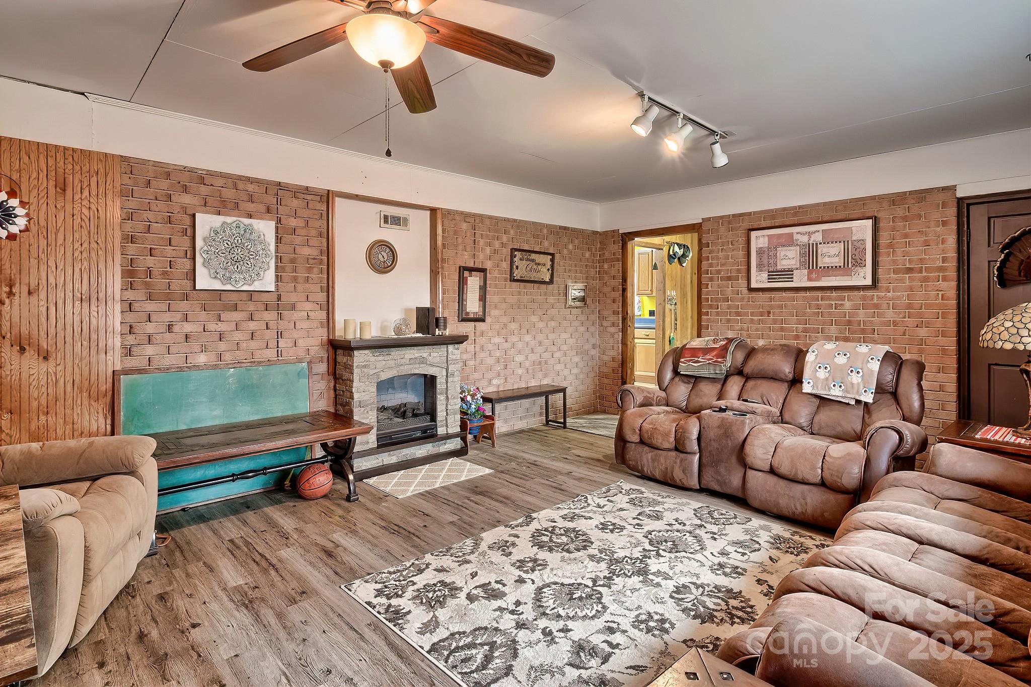 1467 Airport Road Property Photo 18