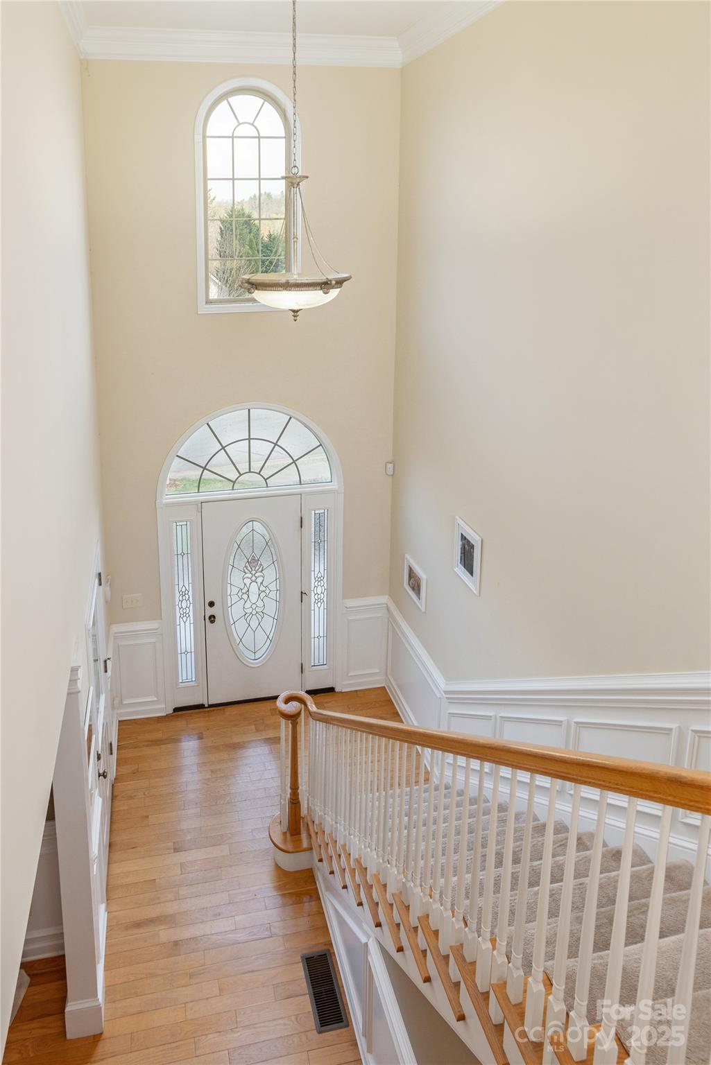 219 Rivercrest Boulevard Property Photo 3
