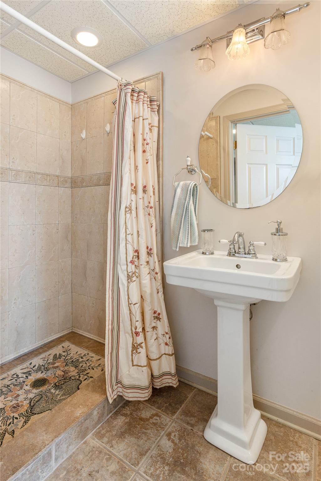 219 Rivercrest Boulevard Property Photo 26