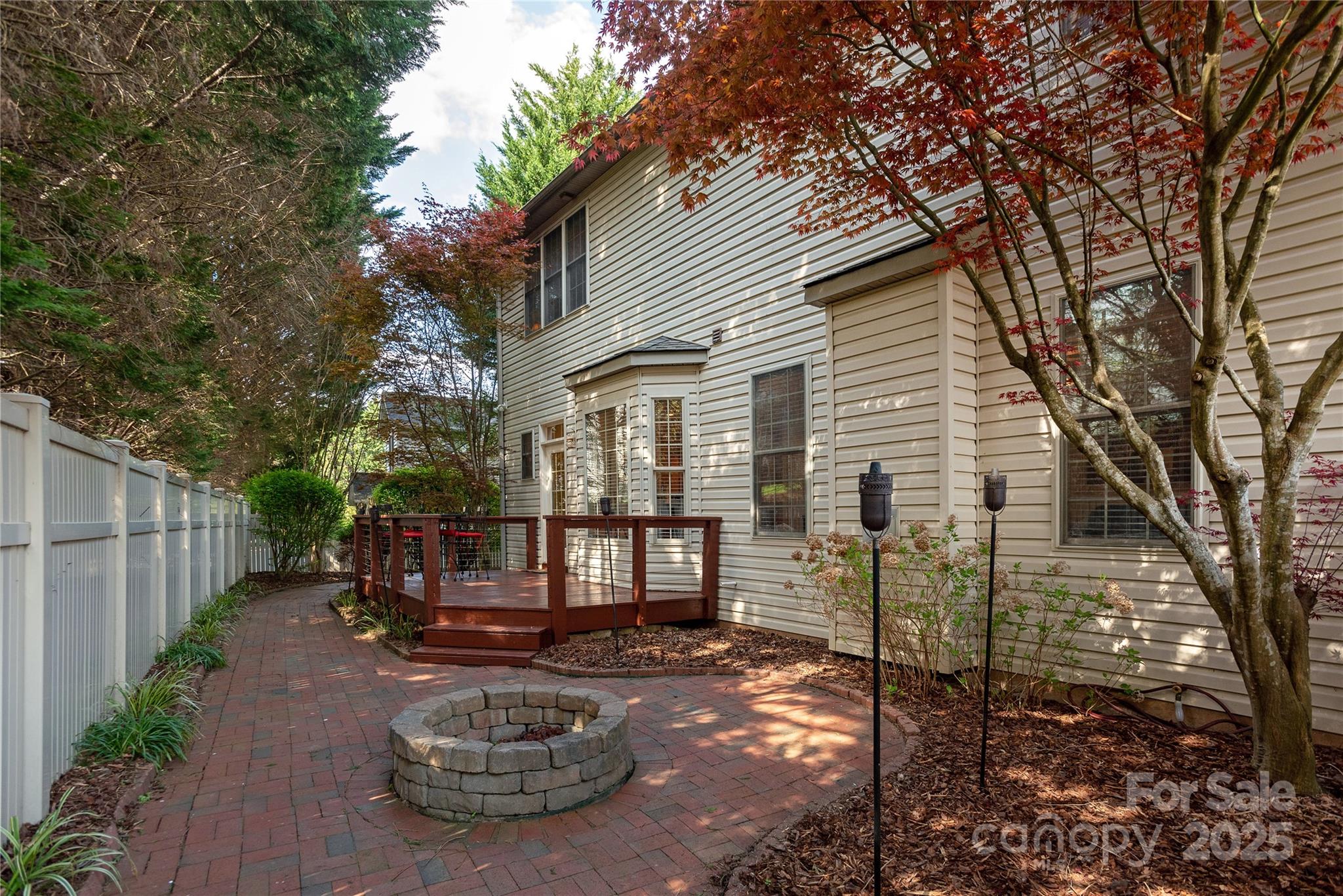 219 Rivercrest Boulevard Property Photo 28