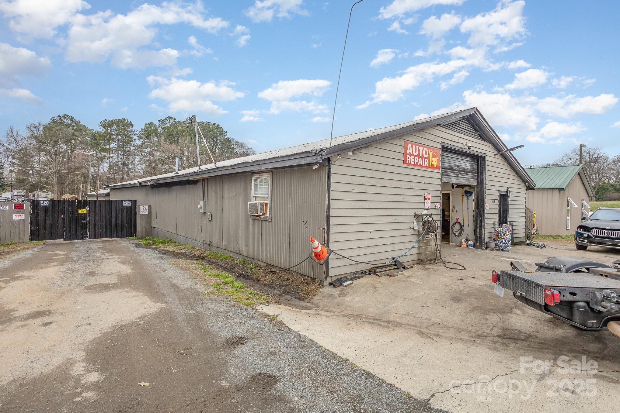 528 Charles Street Property Photo 3