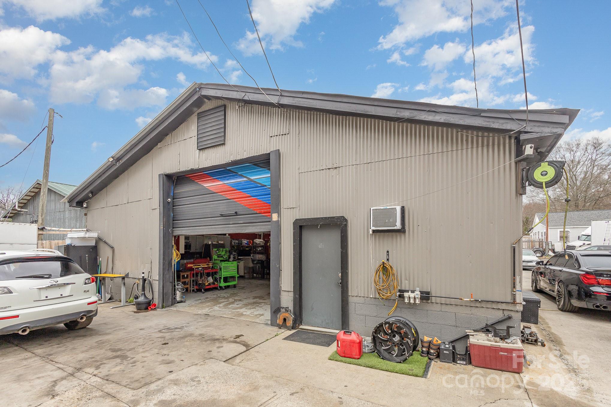 528 Charles Street Property Photo 7