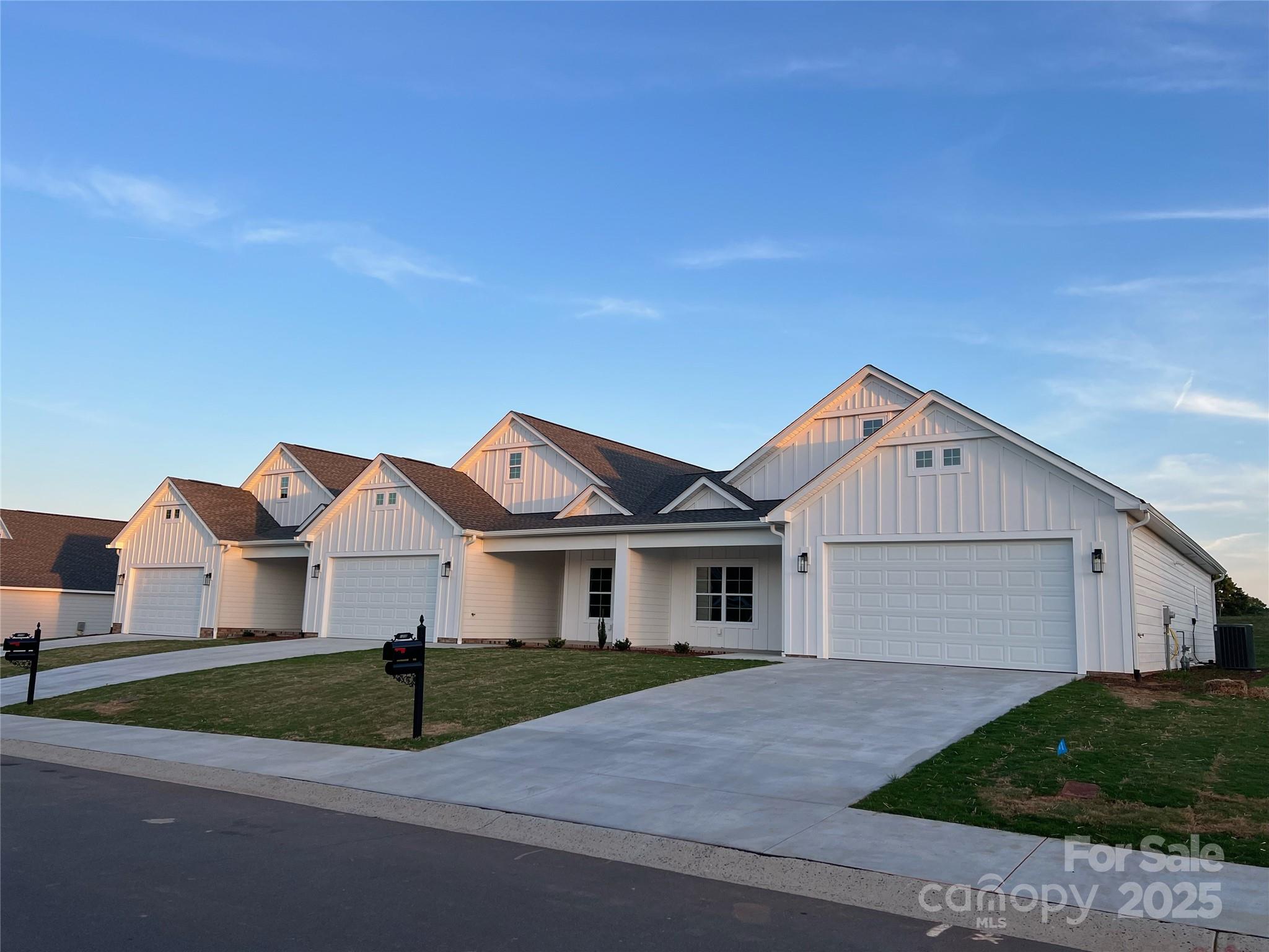 120-b Deer Brook Drive Property Photo 3