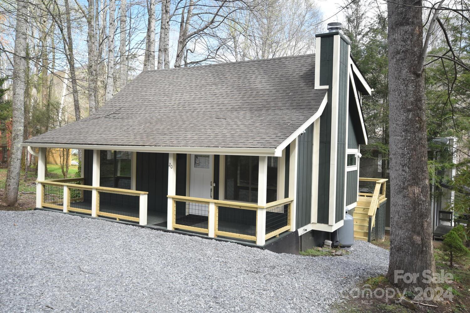 20 Lisa Lane Property Photo 1