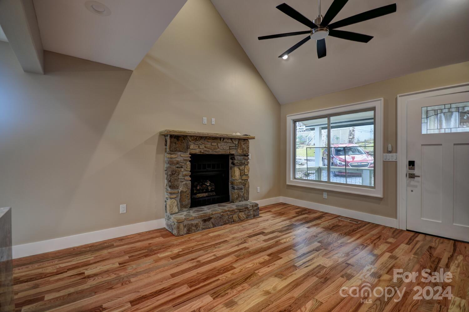 20 Lisa Lane Property Photo 9