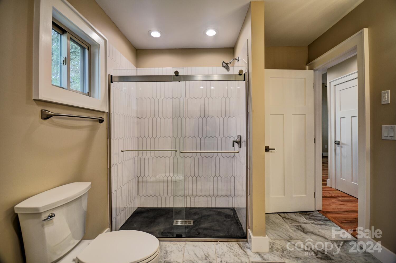 20 Lisa Lane Property Photo 12