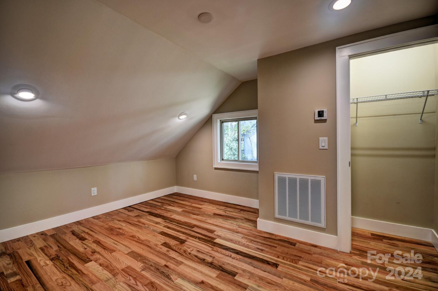 20 Lisa Lane Property Photo 18