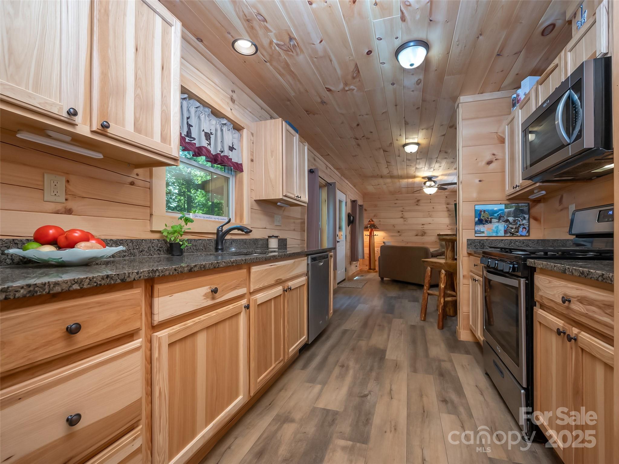 344 Wolf Trail Property Photo 8