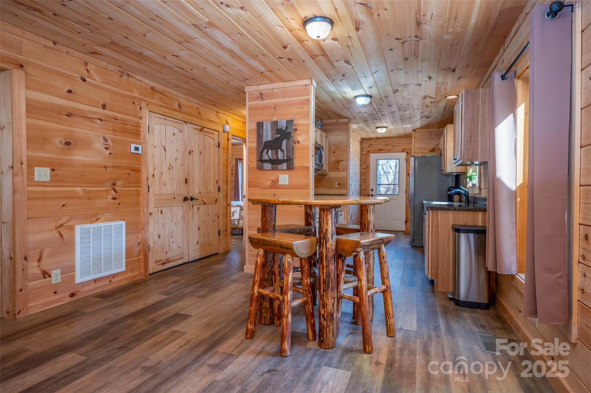344 Wolf Trail Property Photo 9