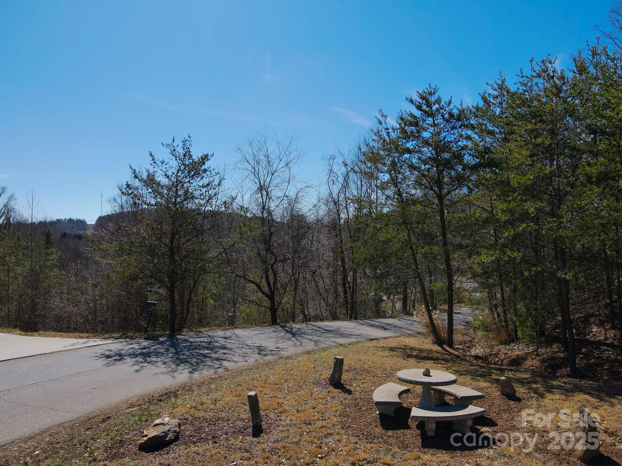 28 Wind Stone Drive Property Photo 7