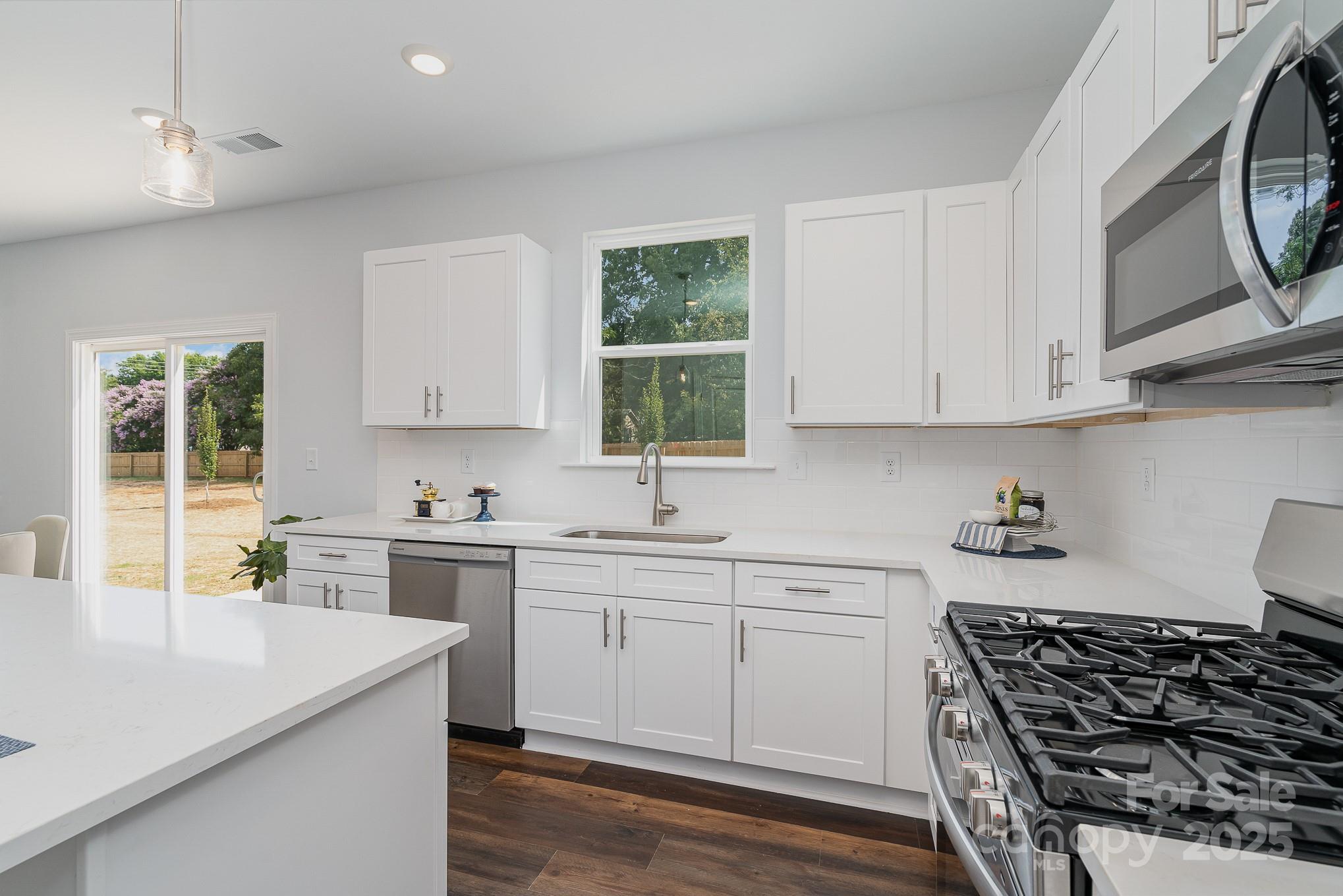 108 1st Street Property Photo 16