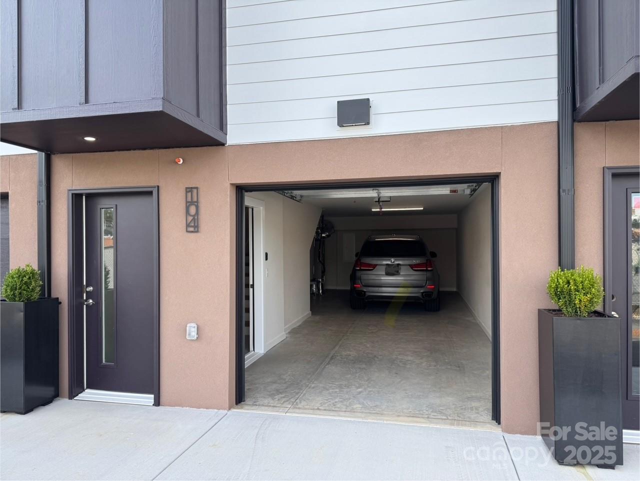 3 Lee Garden Lane 105 Property Photo 9