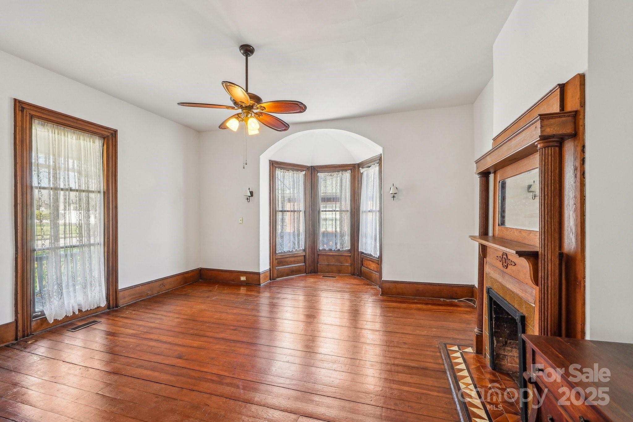 404 W Kerr Street Property Photo 7